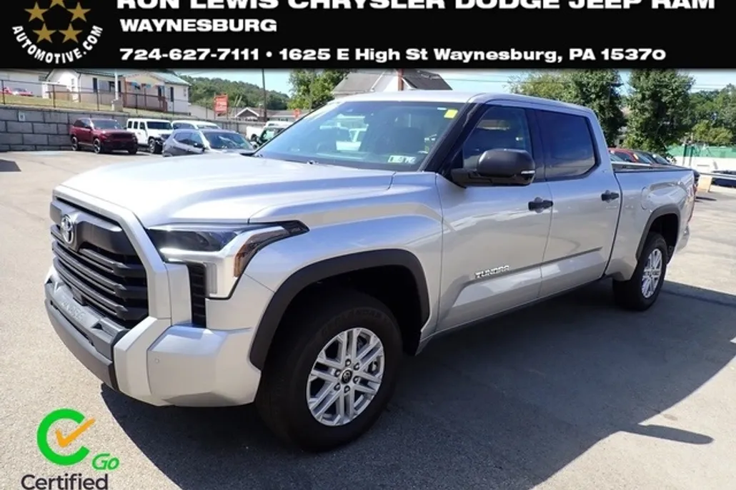 2023 Toyota Tundra SR5 CrewMax photo 1