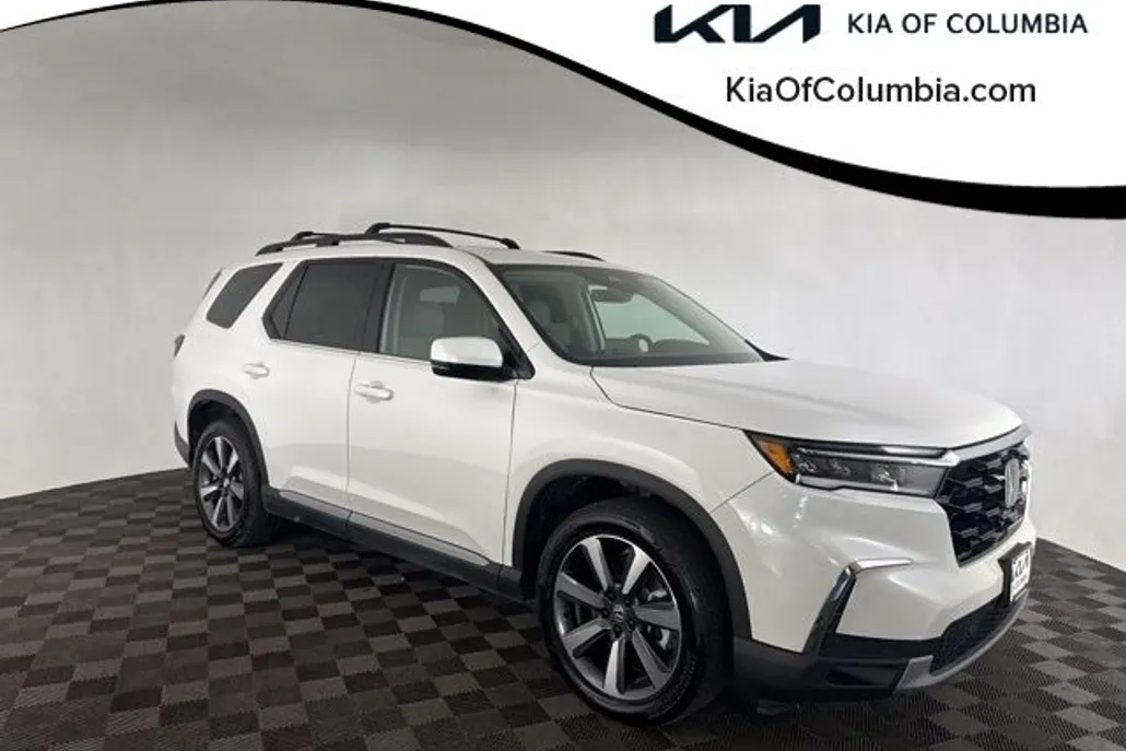 2025 Honda Pilot Touring photo 1