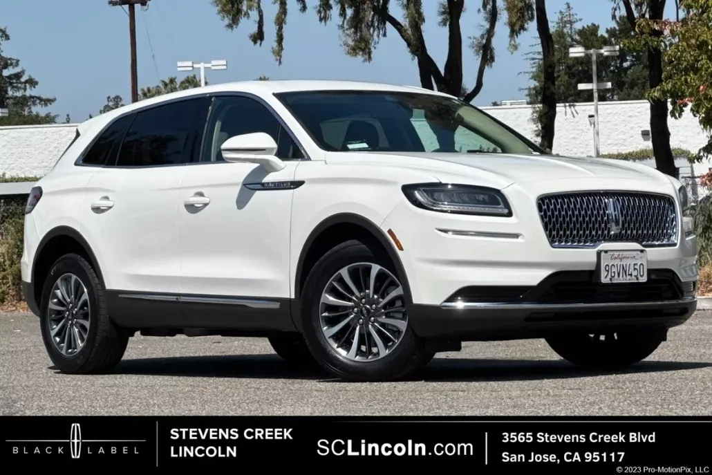 2023 Lincoln Nautilus Standard photo 1