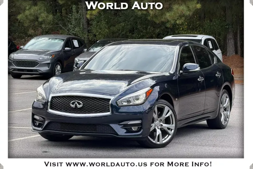 2016 Infiniti Q70 photo 1