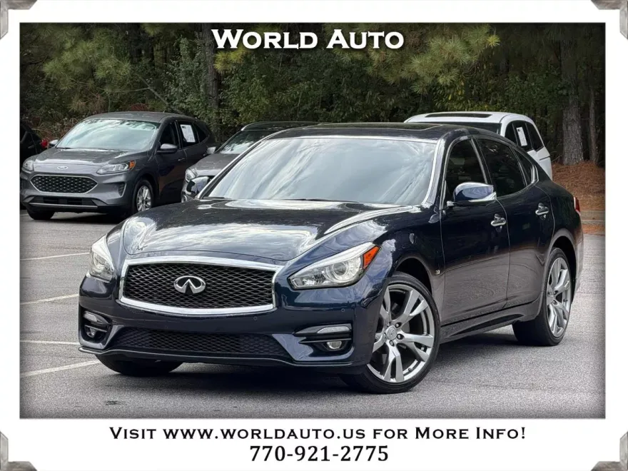 2016 Infiniti Q70 photo 1
