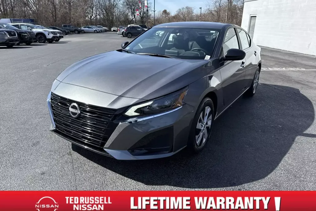 2025 Nissan Altima S photo 1