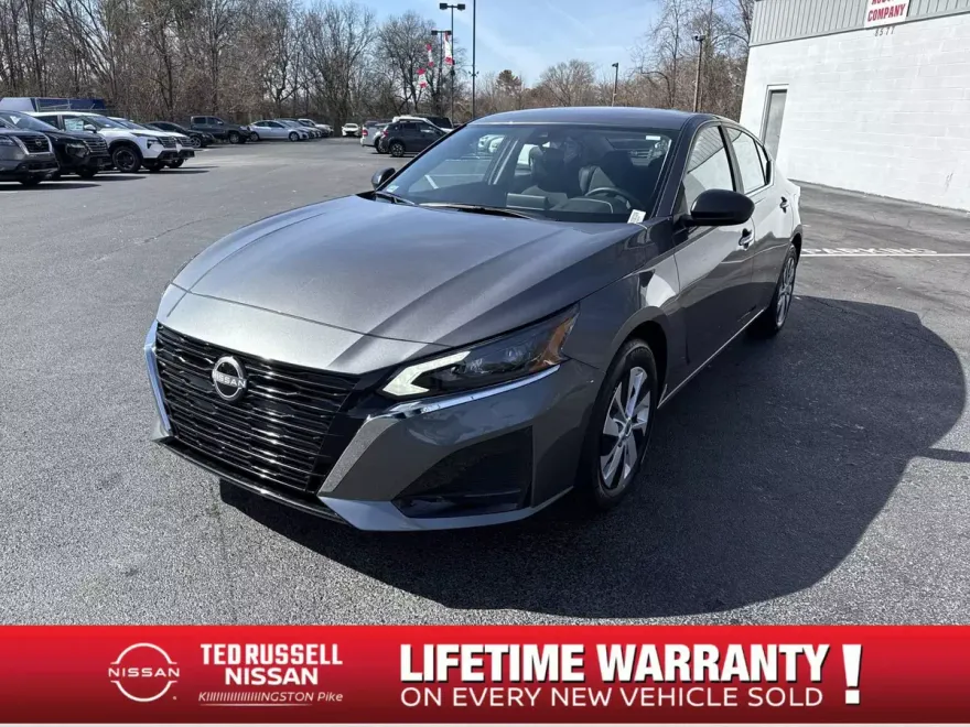 2025 Nissan Altima S photo 1