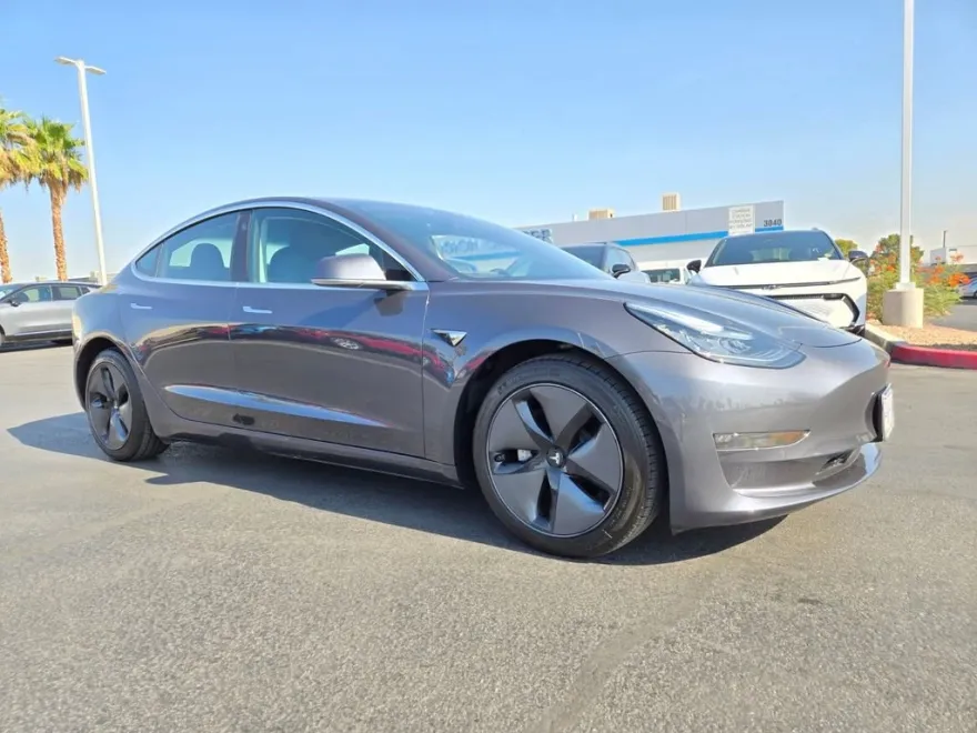 2018 Tesla Model 3 Long Range photo 1