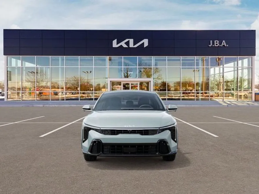 2025 Kia K4 GT-Line Turbo photo 1