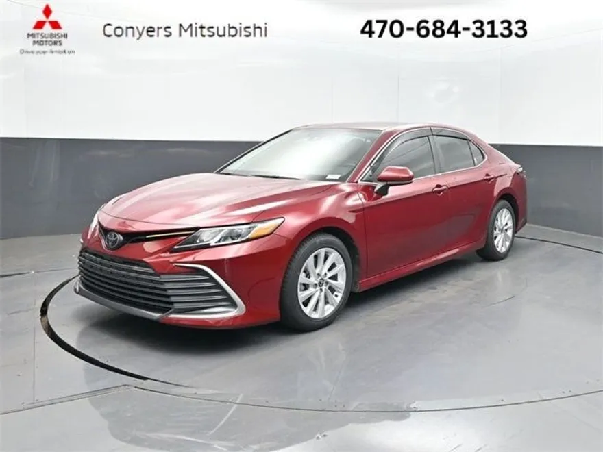 2022 Toyota Camry LE photo 1