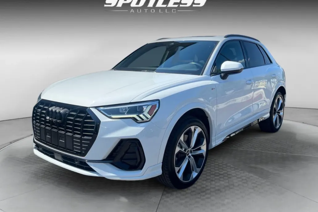 2022 Audi Q3 S line Premium Plus photo 1