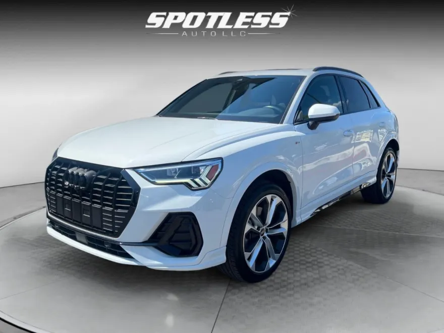 2022 Audi Q3 S line Premium Plus photo 1