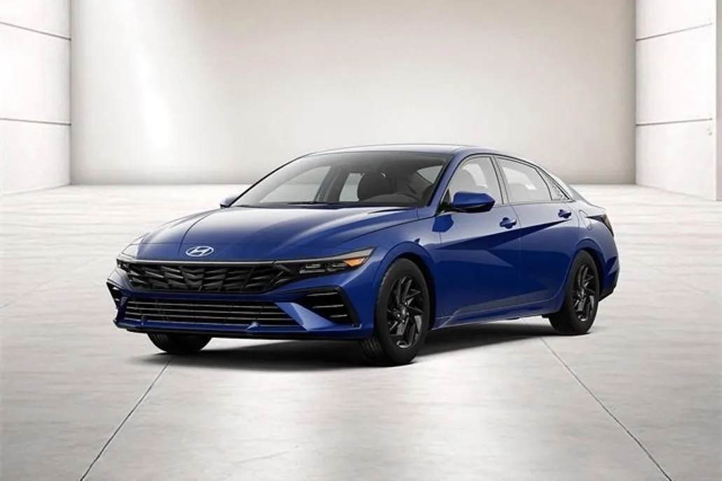 2024 Hyundai Elantra SEL photo 1