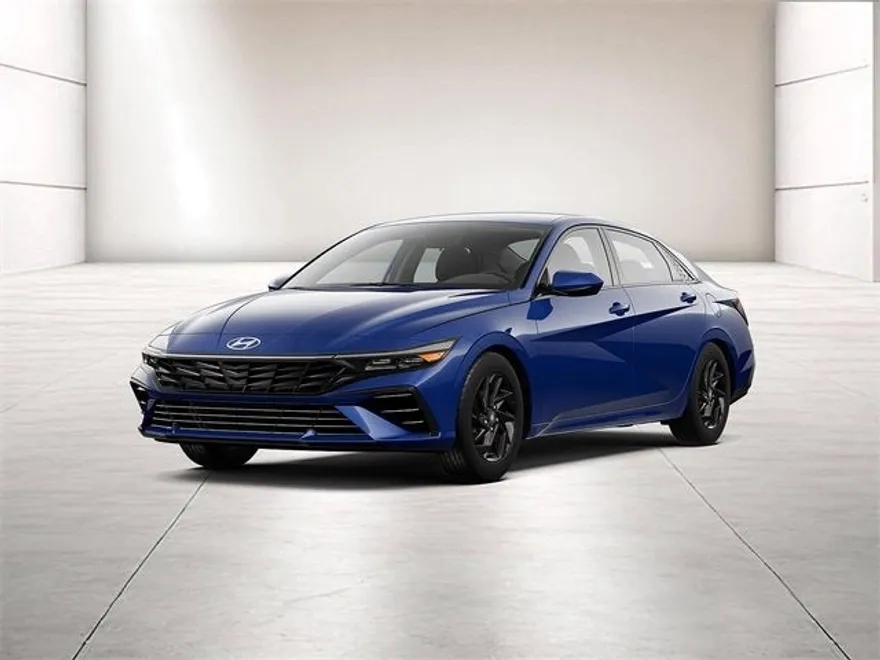 2024 Hyundai Elantra SEL photo 1