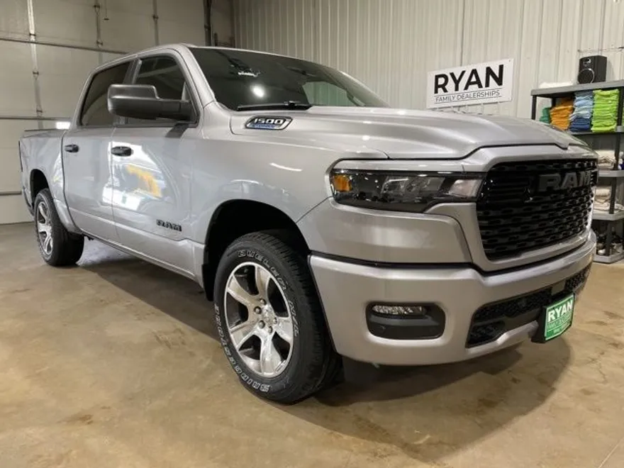 2025 Ram 1500 Tradesman photo 1