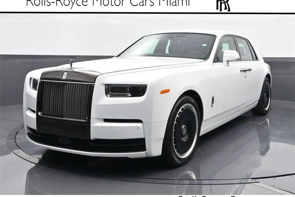 2025 Rolls Royce Phantom RR photo 1