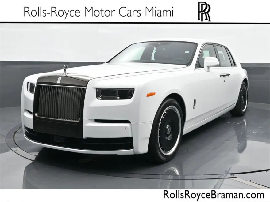 2025 Rolls Royce Phantom RR photo 1