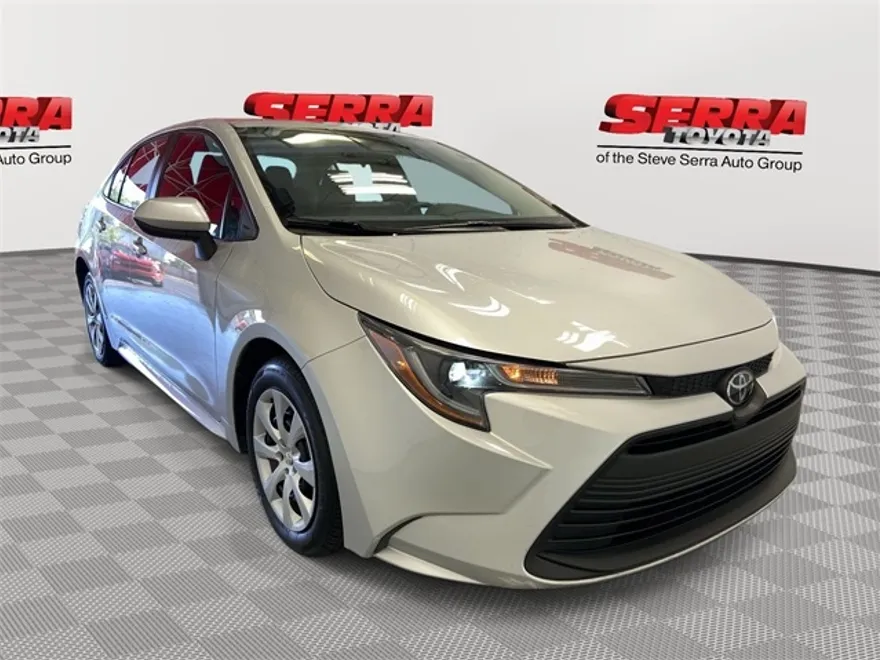 2023 Toyota Corolla LE photo 1
