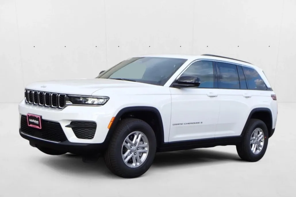 2025 Jeep Grand Cherokee Laredo photo 1