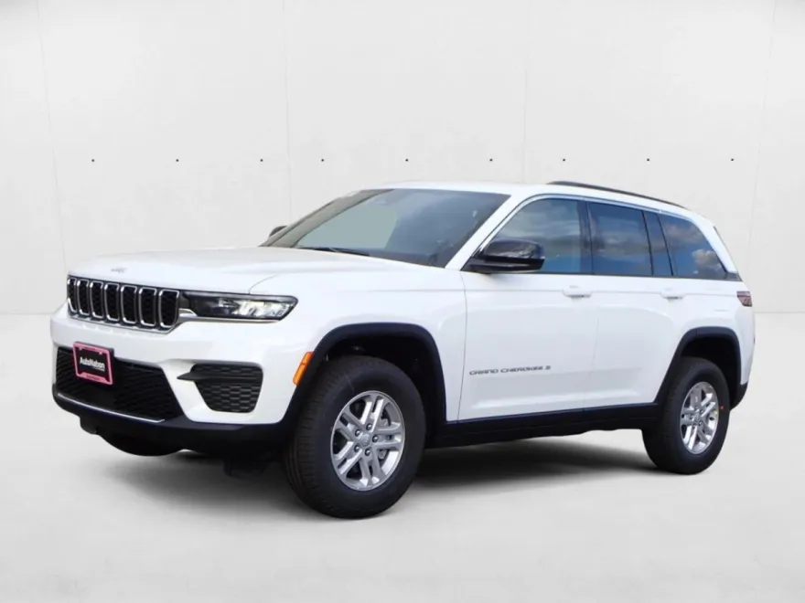 2025 Jeep Grand Cherokee Laredo photo 1