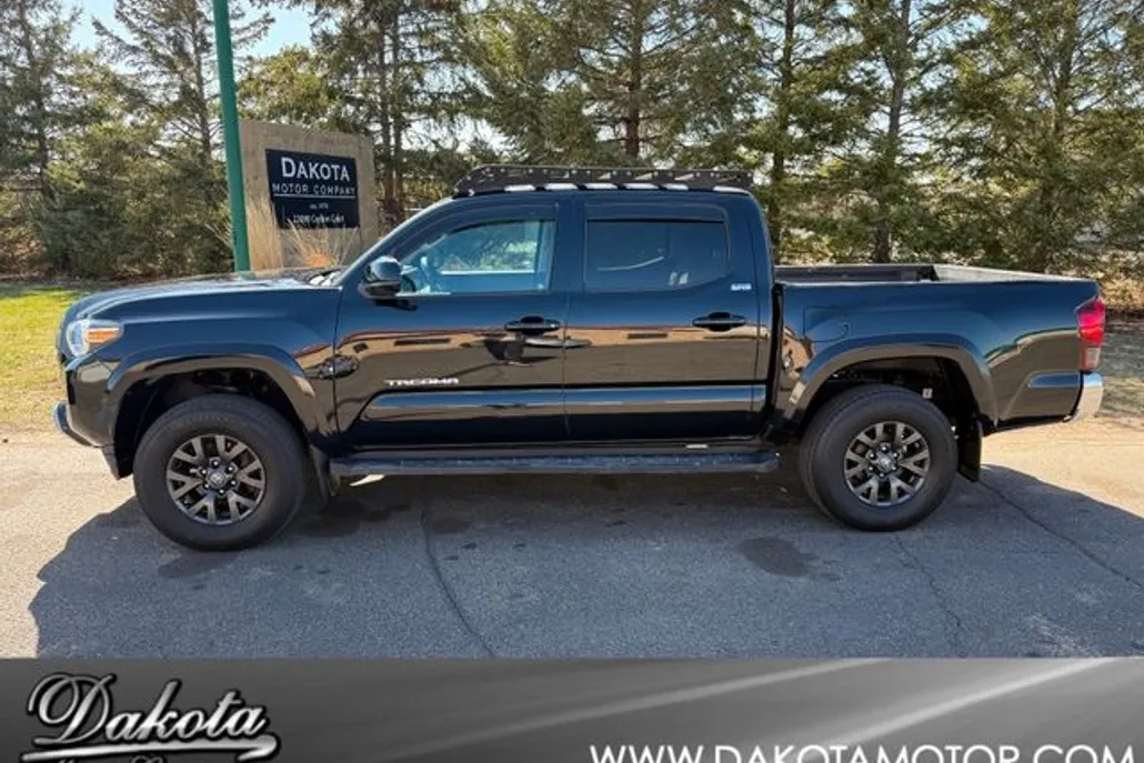 2020 Toyota Tacoma SR5 photo 1