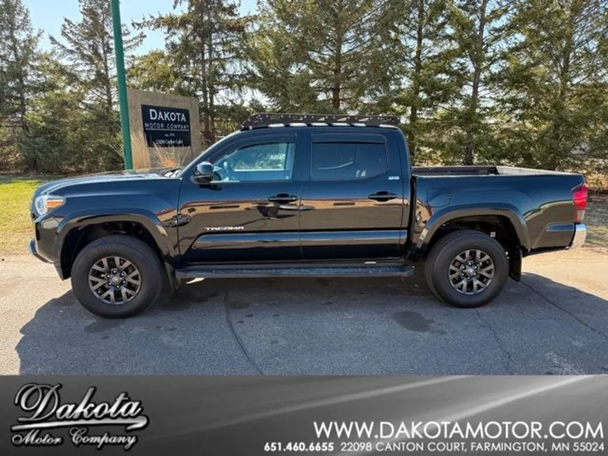 2020 Toyota Tacoma SR5 photo 1
