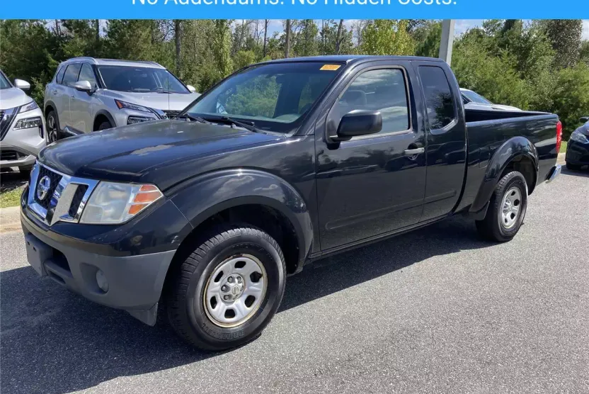 2013 Nissan Frontier S photo 1
