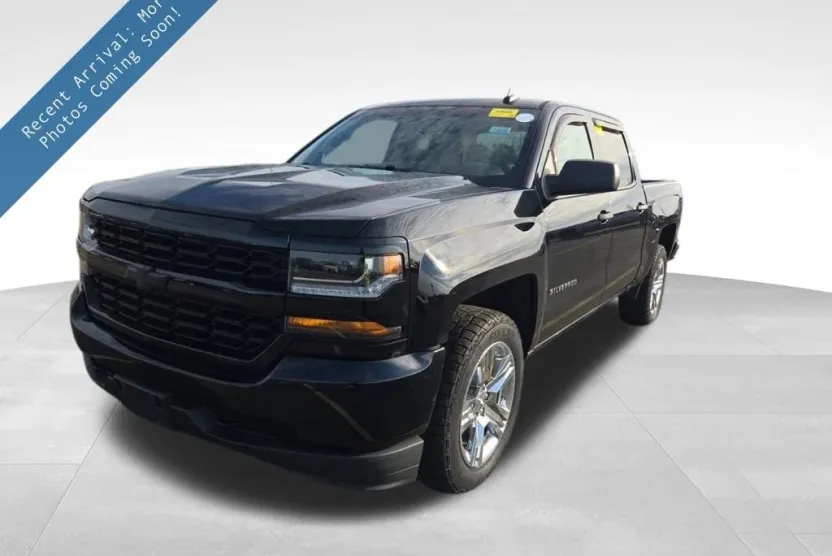 2018 Chevrolet Silverado 1500 Custom photo 1