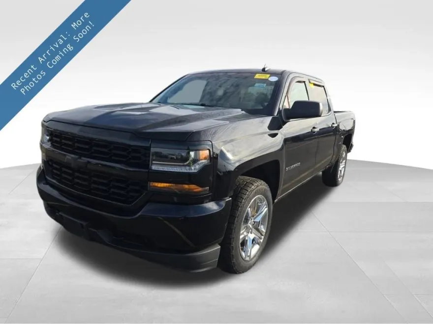2018 Chevrolet Silverado 1500 Custom photo 1
