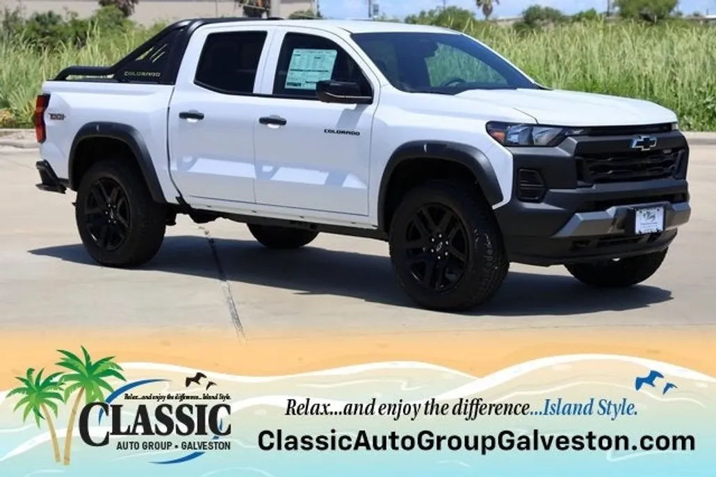 2025 Chevrolet Colorado Trail Boss photo 1