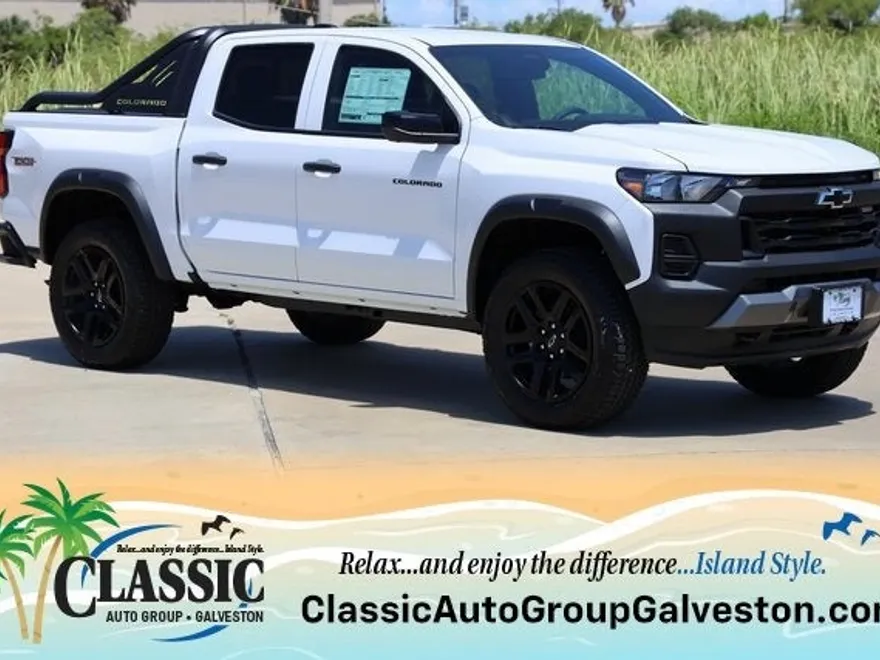2025 Chevrolet Colorado Trail Boss photo 1