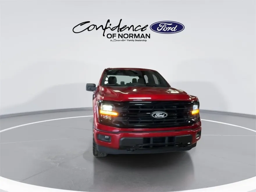 2025 Ford F-150 XLT photo 1