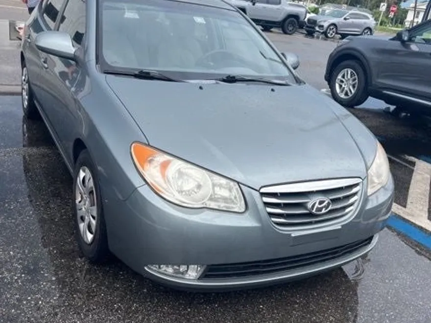 2010 Hyundai Elantra GLS photo 1