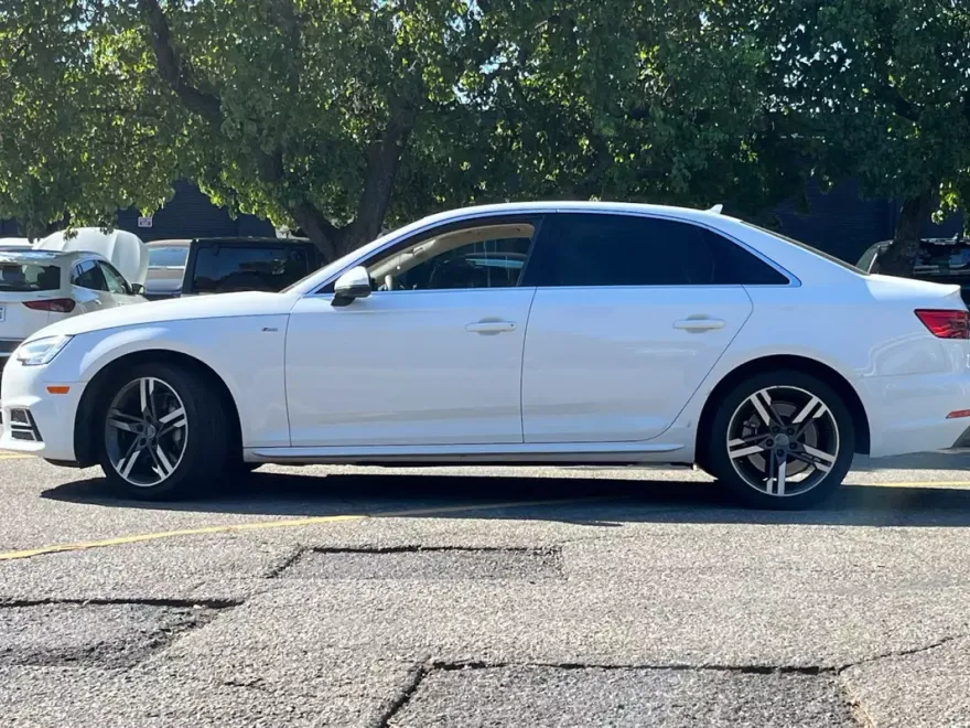 2017 Audi A4 TFSI Prestige Quattro photo 1