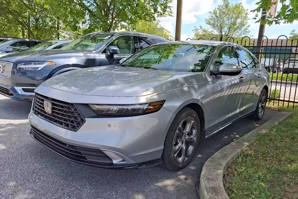 2023 Honda Accord Hybrid EX-L photo 1