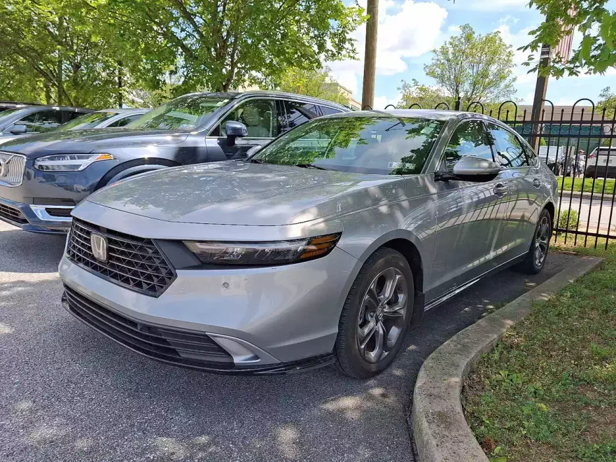 2023 Honda Accord Hybrid EX-L photo 1