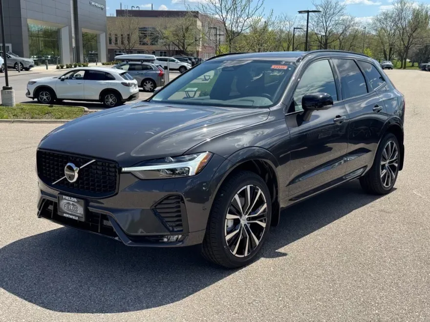 2025 Volvo XC60 B5 Plus photo 1