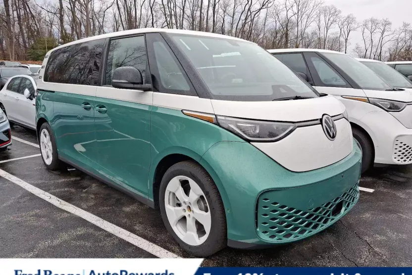 2025 Volkswagen ID. Buzz photo 1
