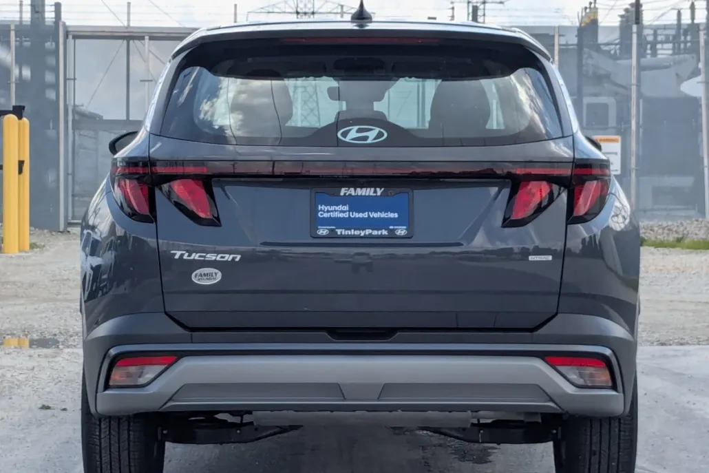 2025 Hyundai Tucson SE photo 1