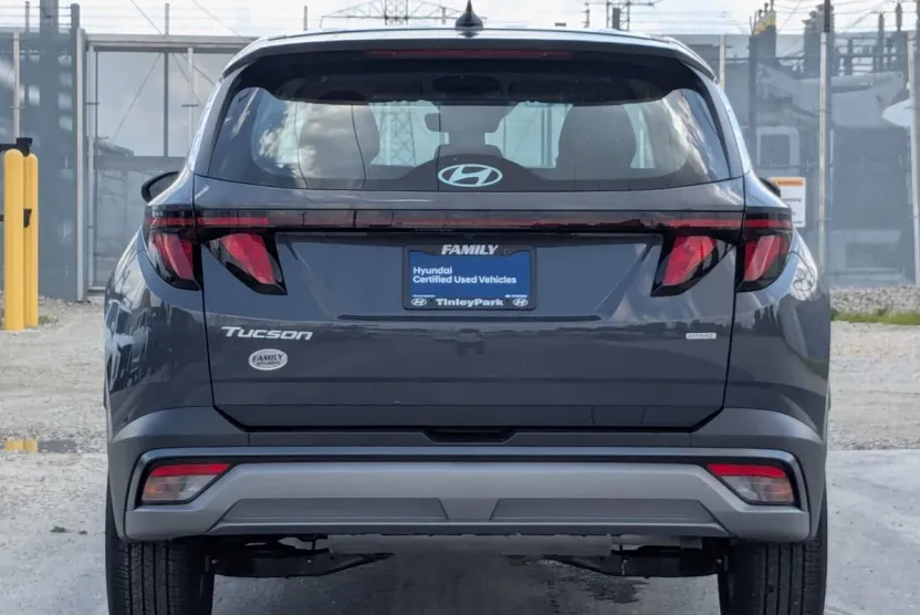 2025 Hyundai Tucson SE photo 1