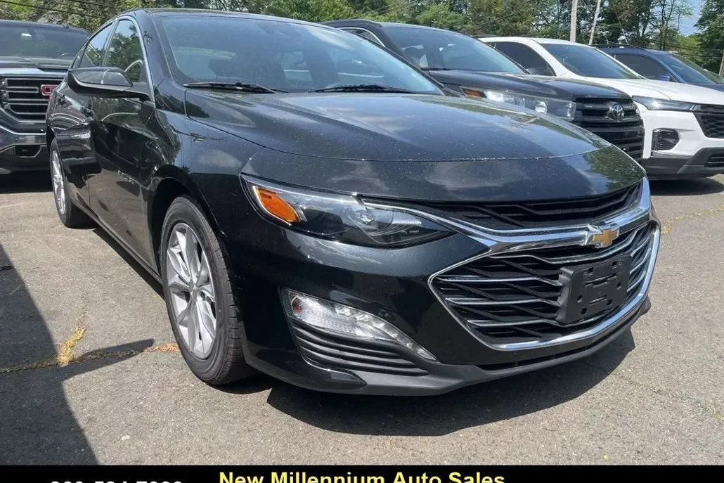 2023 Chevrolet Malibu 1LT photo 1