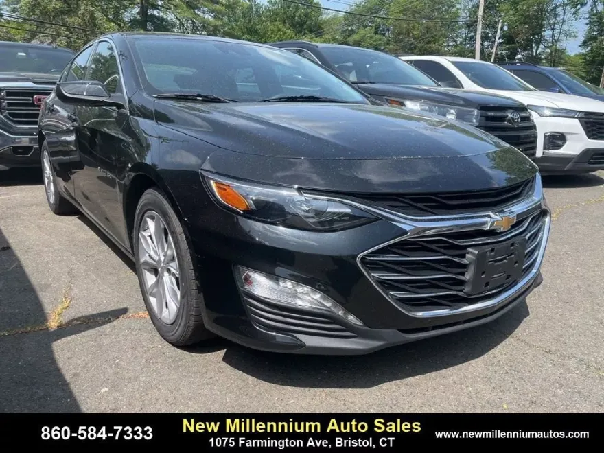 2023 Chevrolet Malibu 1LT photo 1