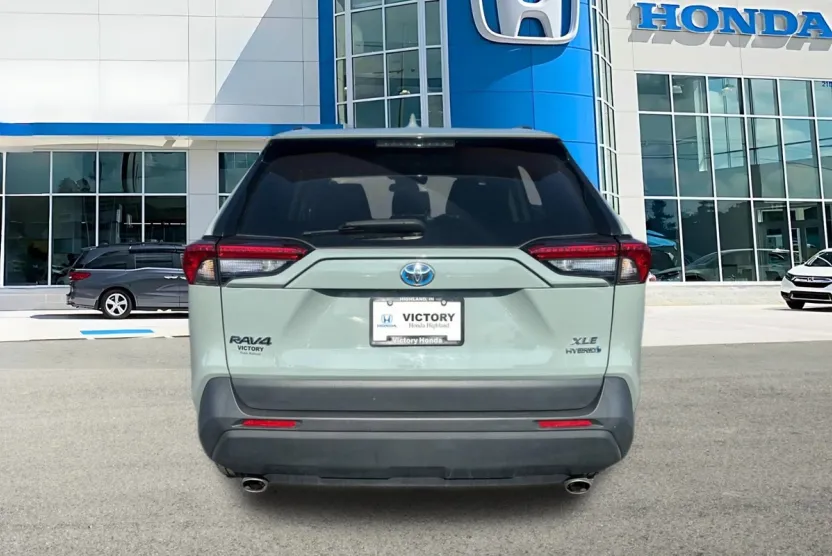 2022 Toyota RAV4 Hybrid XLE photo 1