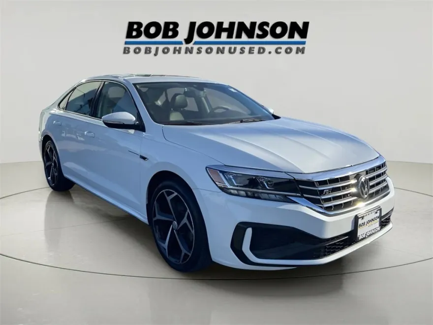 2020 Volkswagen Passat 2.0T R-Line photo 1