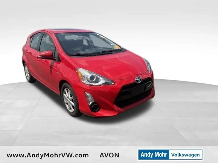 2015 Toyota Prius C Three photo 1