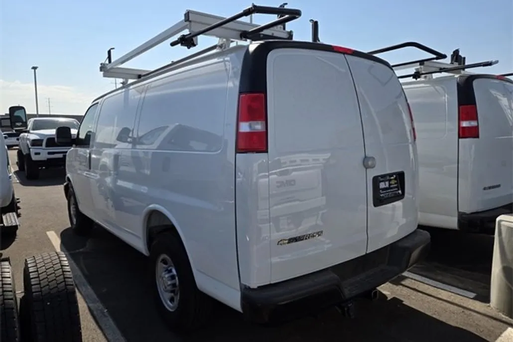 2025 Chevrolet Express Cargo 2500 photo 1