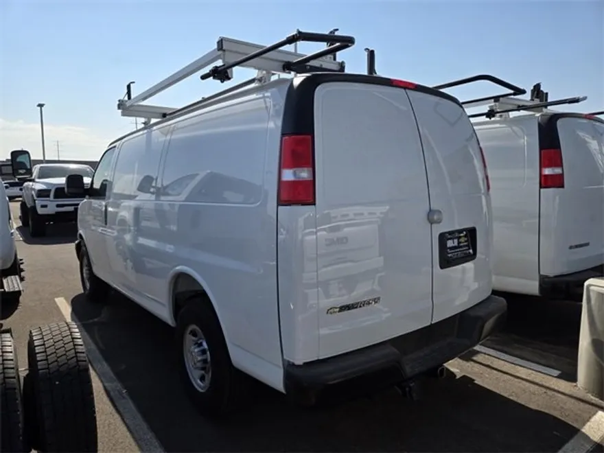 2025 Chevrolet Express Cargo 2500 photo 1