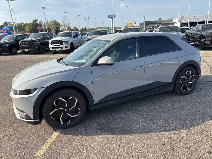 2022 Hyundai Ioniq 5 SE photo 1
