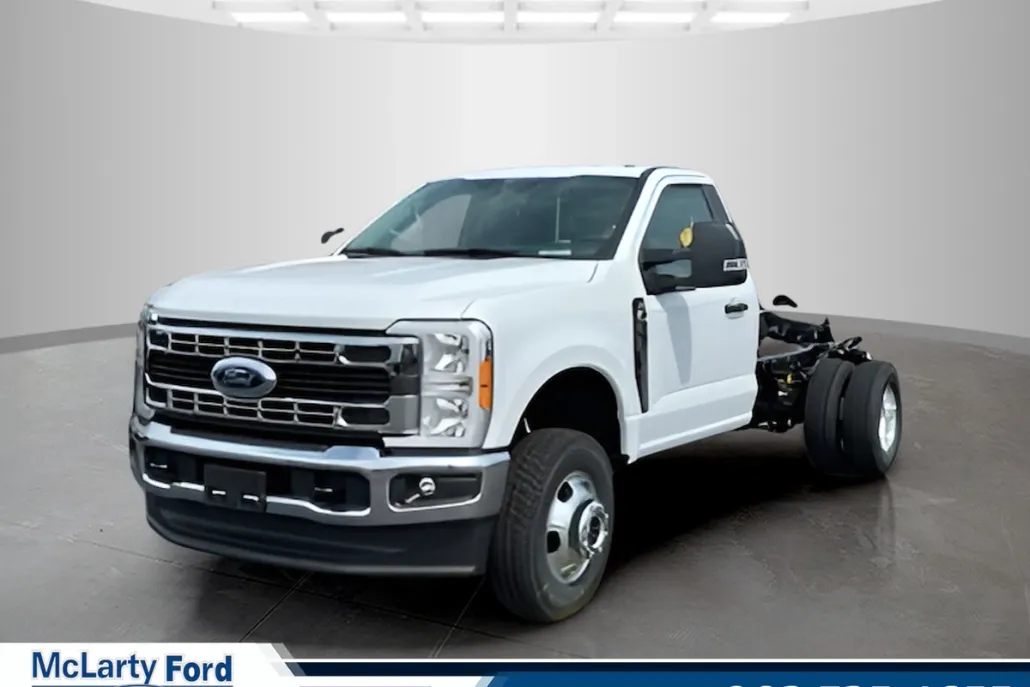 2025 Ford F-350 XLT photo 1