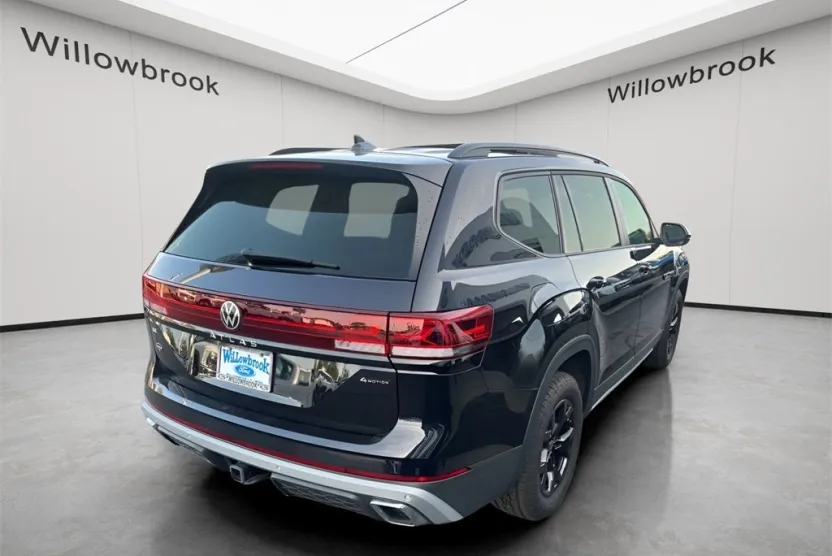 2025 Volkswagen Atlas Peak Edition SE photo 1