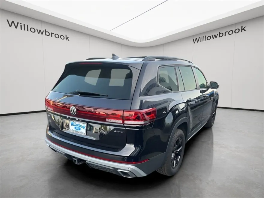 2025 Volkswagen Atlas Peak Edition SE photo 1