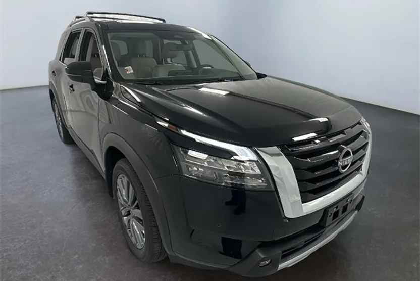 2025 Nissan Pathfinder SL photo 1