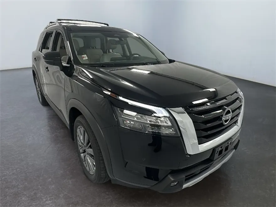 2025 Nissan Pathfinder SL photo 1