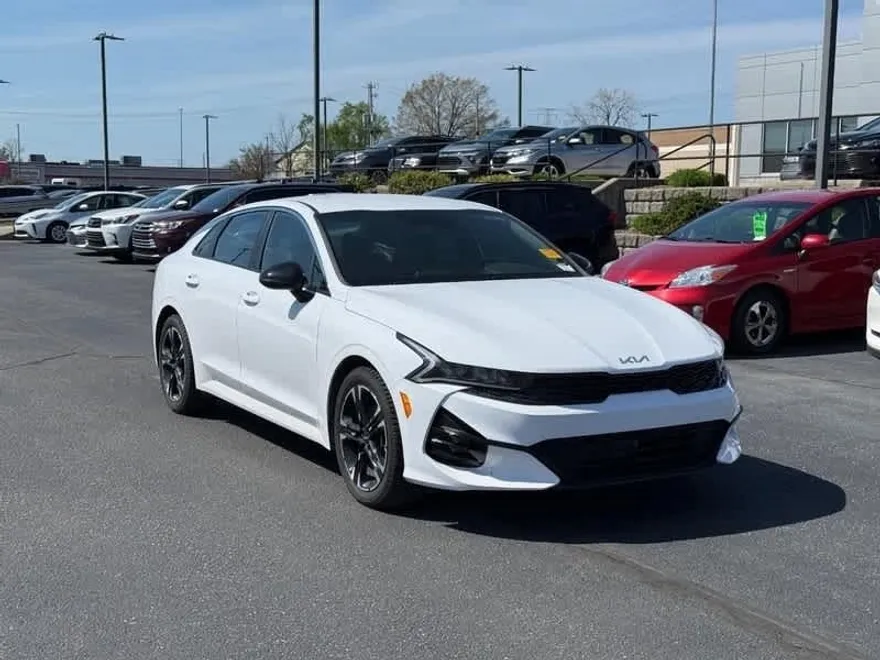 2024 Kia K5 GT-Line photo 1